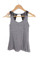 חולצה ספורטיבית באפור- S